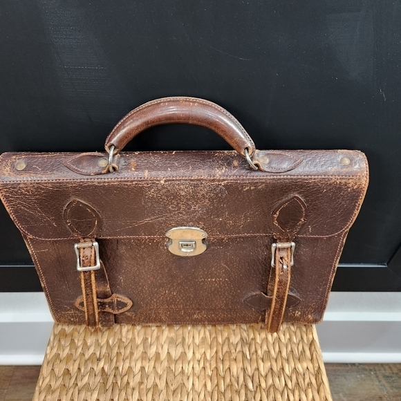 VINTAGE 1930s Distressed Briefcase - Picture 10 of 17